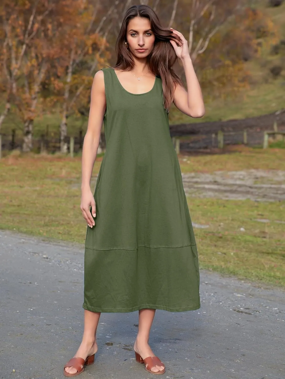 BerryGo Women's Loose Casual Midi Cotton Dresses Sundress Sleeveless Beach Summer Trendy Tank Top Dress with Pockets